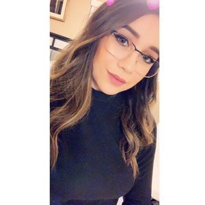 Meet your Posher, Lizbeth